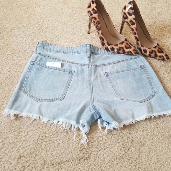 🆕Denim Shorts🔥🔥 - Picture 3 of 7